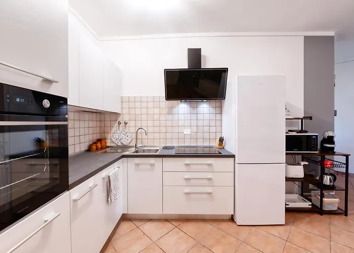 Wolf House - Peschiera Holiday